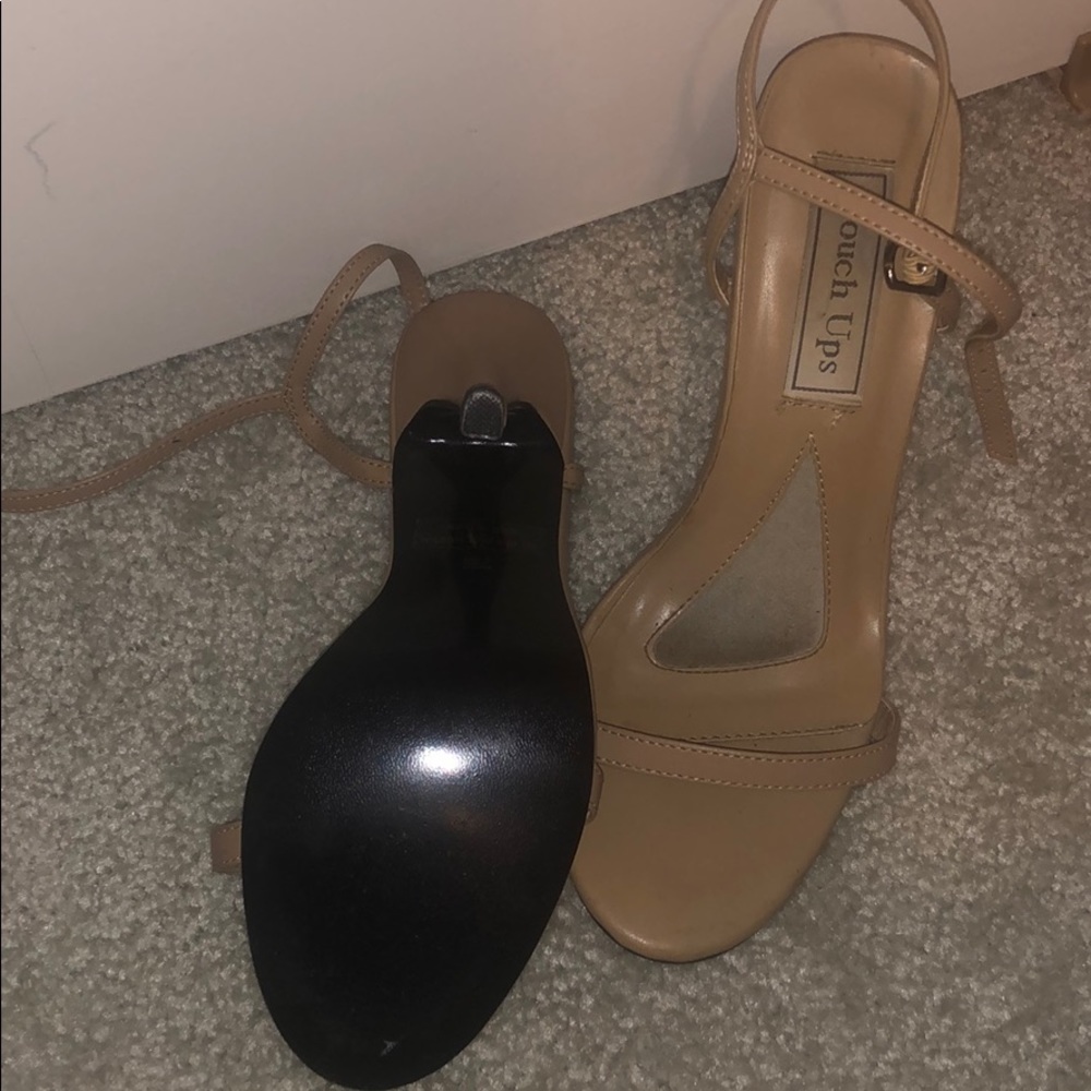 Heels - Picture 2 of 3